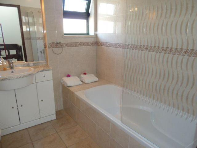 אלבופיירה Holiday House מראה חיצוני תמונה