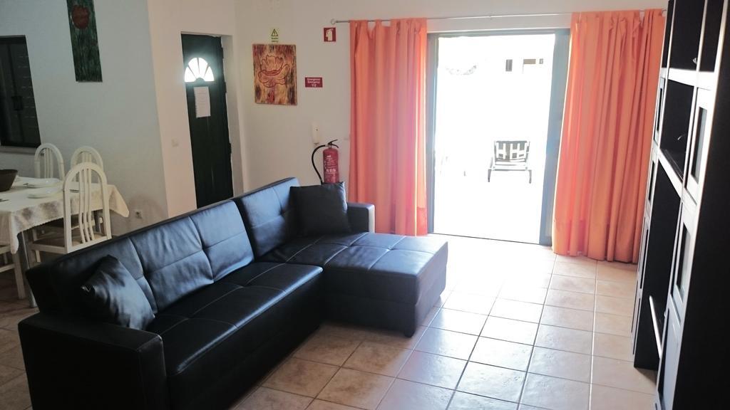 אלבופיירה Holiday House מראה חיצוני תמונה